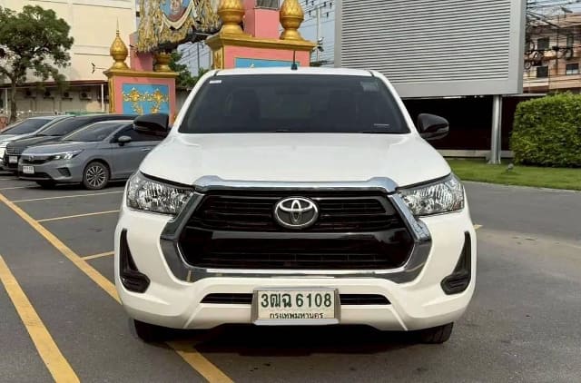 2021 TOYOTA Hilux