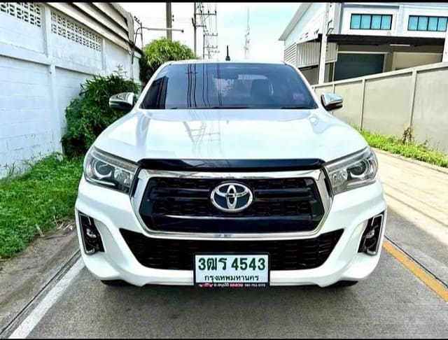 2020 TOYOTA Hilux