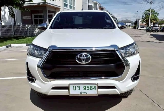 2020 TOYOTA Hilux