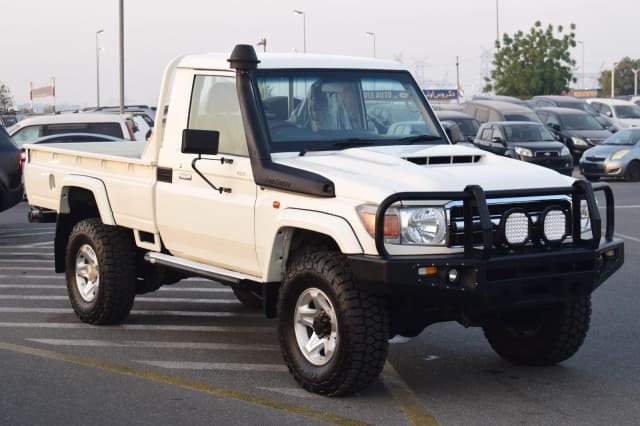 2019 TOYOTA Land Cruiser