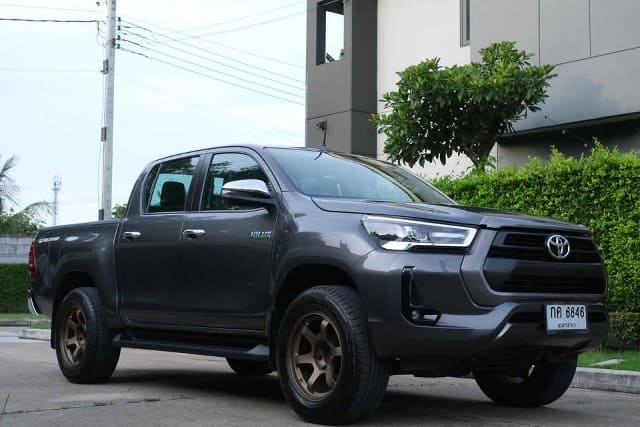 2020 TOYOTA Hilux