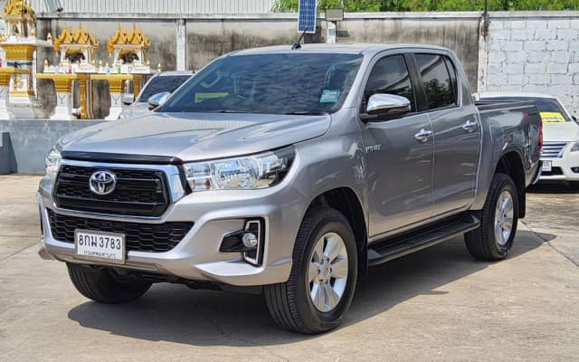 2019 TOYOTA Hilux