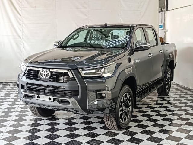 2025 TOYOTA Hilux