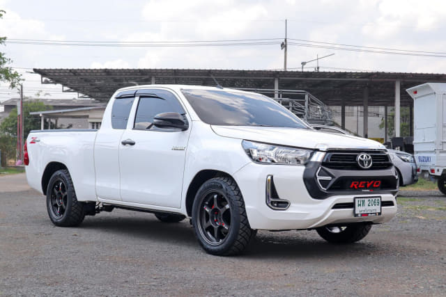 2021 TOYOTA Hilux