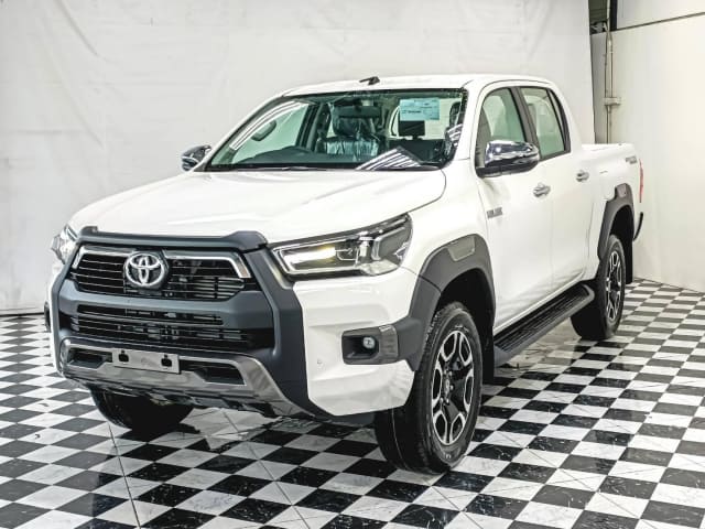 2025 TOYOTA Hilux