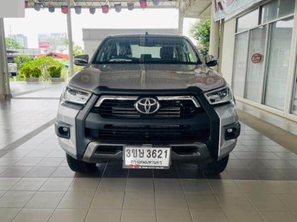 2023 TOYOTA Hilux