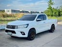 2017 TOYOTA Hilux