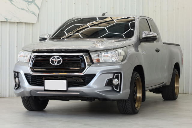 2019 TOYOTA Hilux