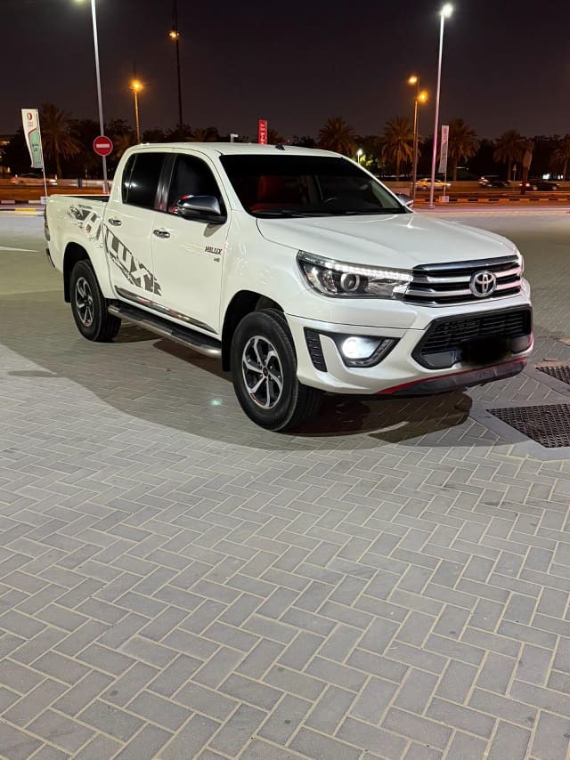 2019 TOYOTA Hilux