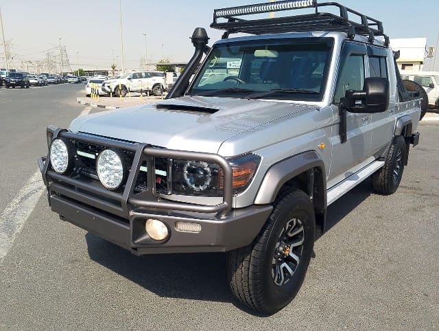 2016 TOYOTA Land Cruiser