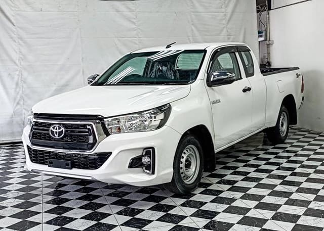 2019 TOYOTA Hilux