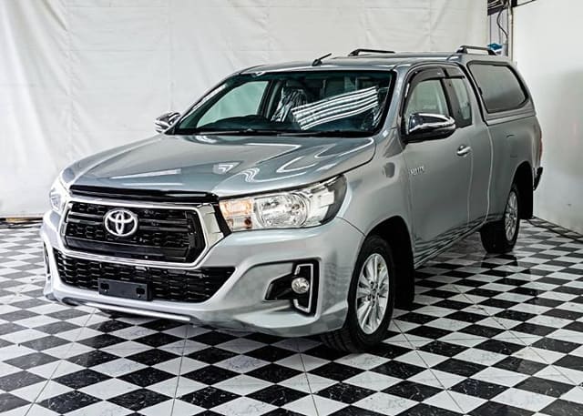 2019 TOYOTA Hilux