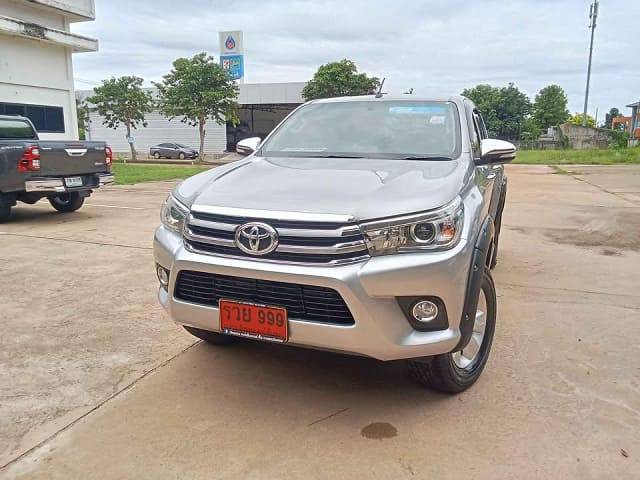 2017 TOYOTA Hilux