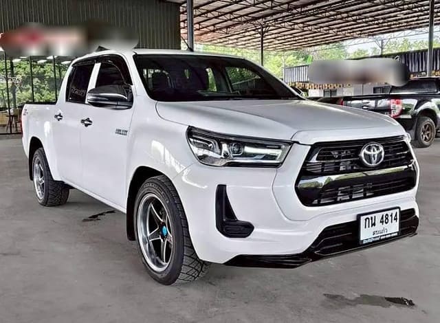 2022 TOYOTA Hilux