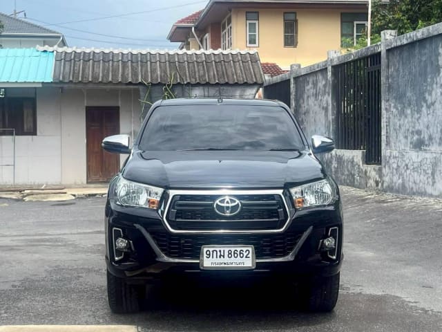 2019 TOYOTA Hilux