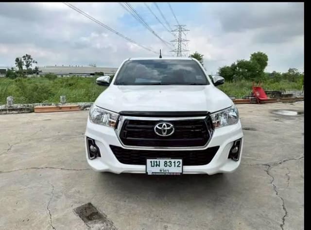 2020 TOYOTA Hilux