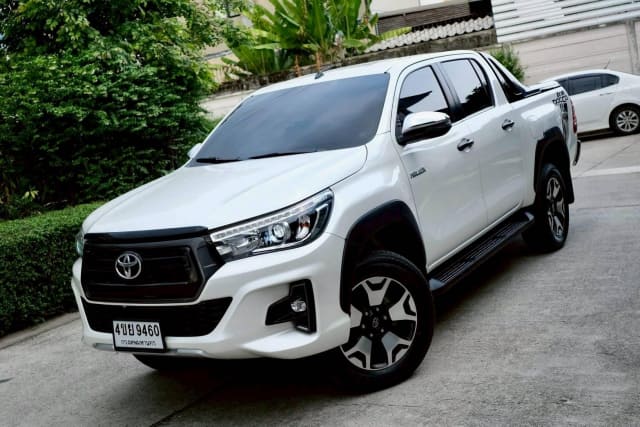 2019 TOYOTA Hilux