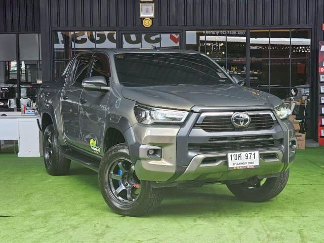 2021 TOYOTA Hilux