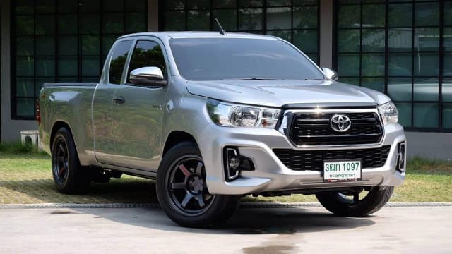 2020 TOYOTA Hilux