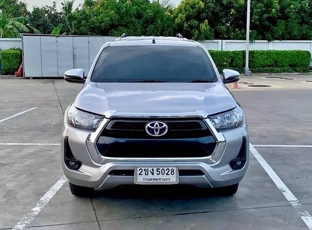 2021 TOYOTA Hilux