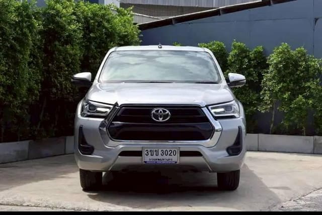 2022 TOYOTA Hilux