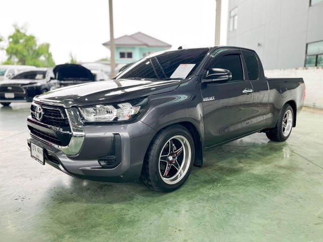 2022 TOYOTA Hilux, 