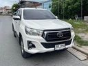 2019 TOYOTA Hilux