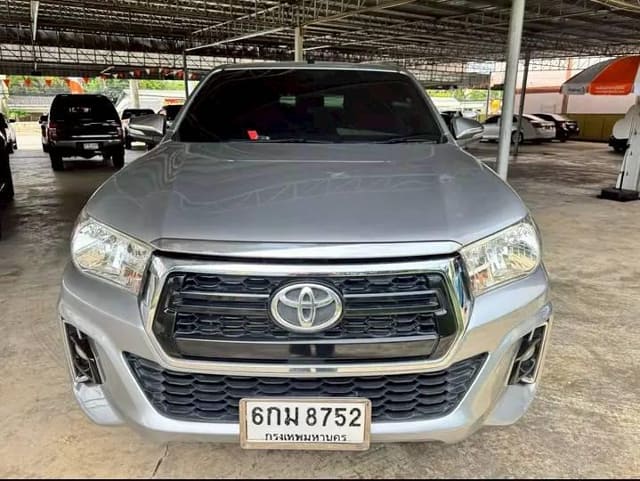 2017 TOYOTA Hilux