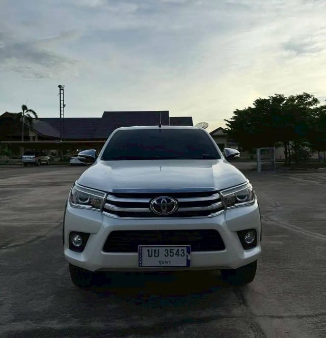 2017 TOYOTA Hilux