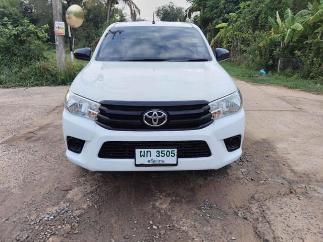 2017 TOYOTA Hilux