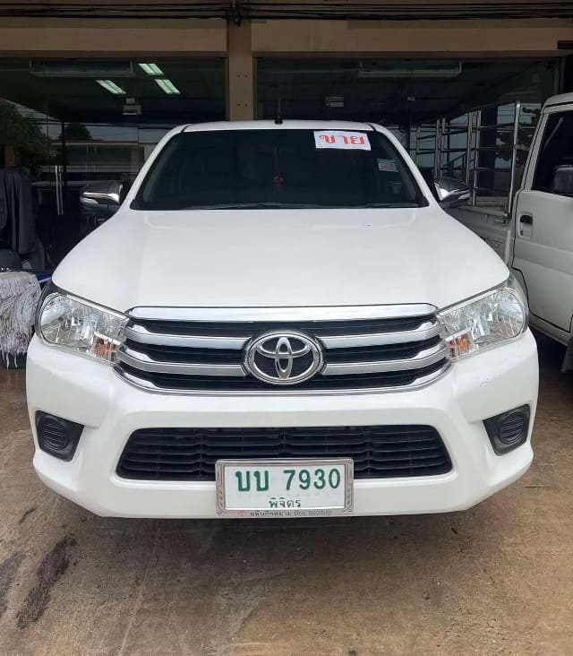 2017 TOYOTA Hilux