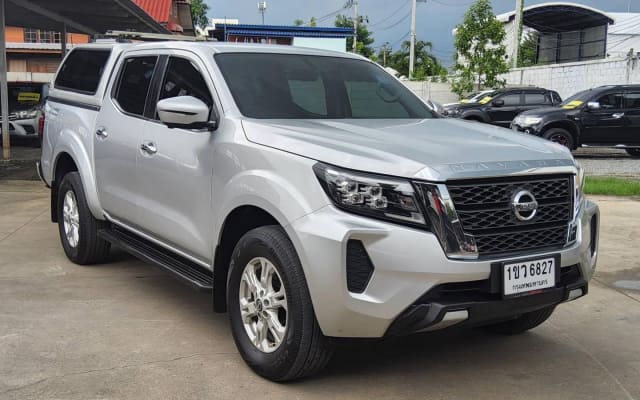 2021 NISSAN Navara