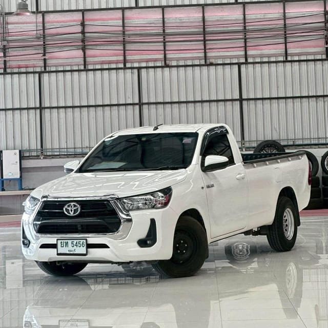 2019 TOYOTA Hilux