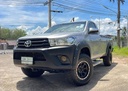2017 TOYOTA Hilux
