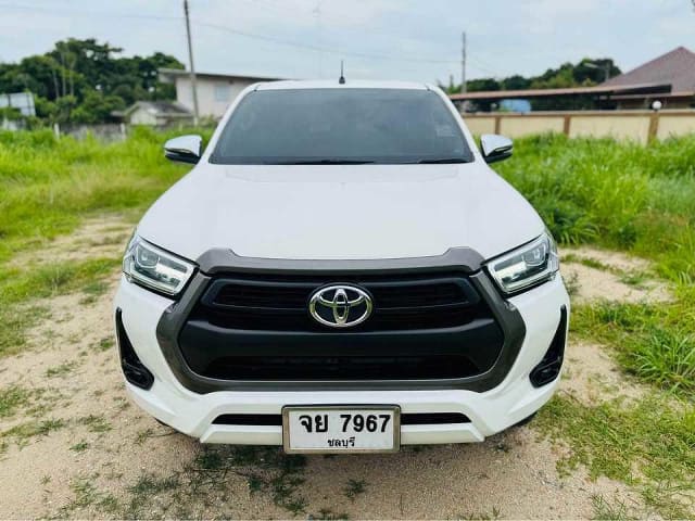 2021 TOYOTA Hilux, 