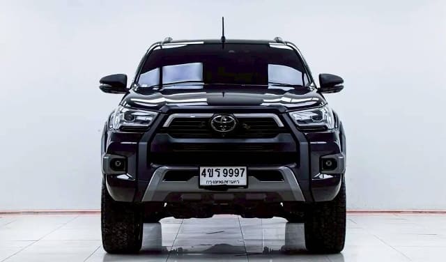 2023 TOYOTA Hilux