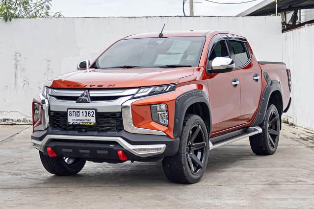 2019 MITSUBISHI Triton