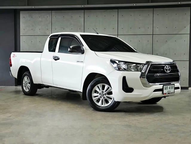 2023 TOYOTA Hilux