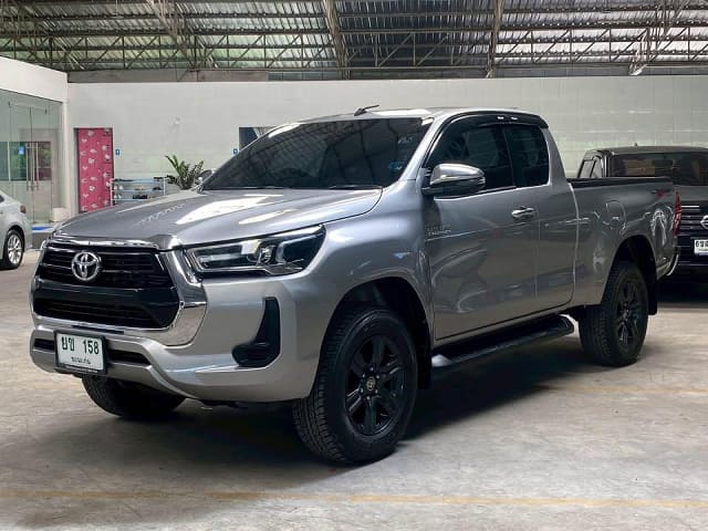 2022 TOYOTA Hilux, 