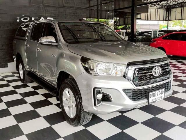 2020 TOYOTA Hilux