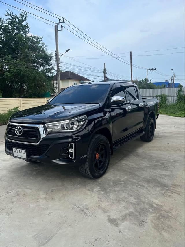 2019 TOYOTA Hilux