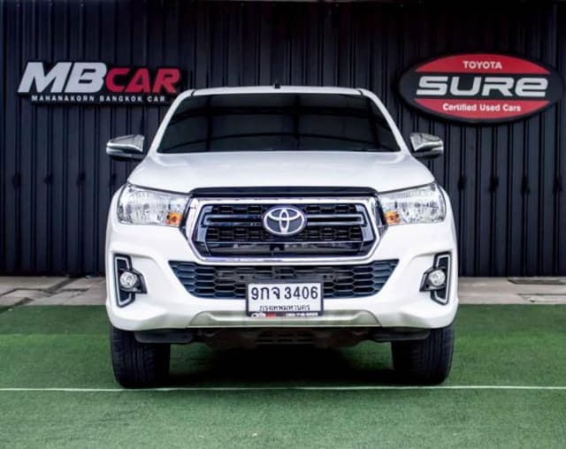 2019 TOYOTA Hilux