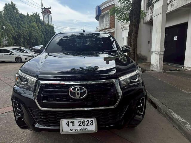 2019 TOYOTA Hilux