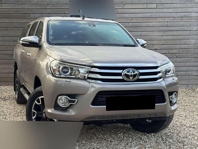 2017 TOYOTA Hilux