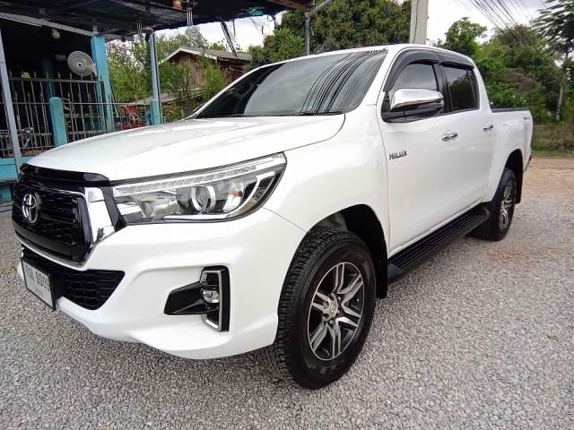2019 TOYOTA Hilux