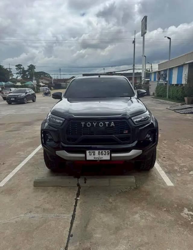 2022 TOYOTA Hilux