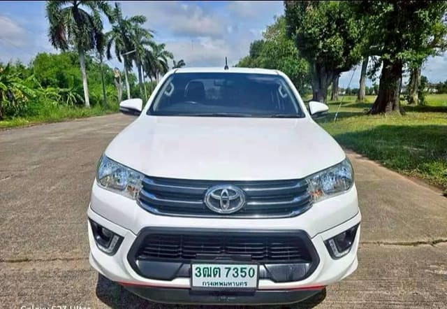 2017 TOYOTA Hilux, 