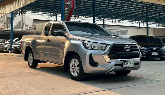 2021 TOYOTA Hilux