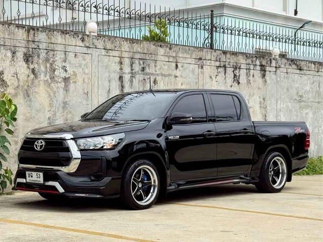 2022 TOYOTA Hilux
