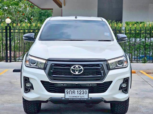 2019 TOYOTA Hilux